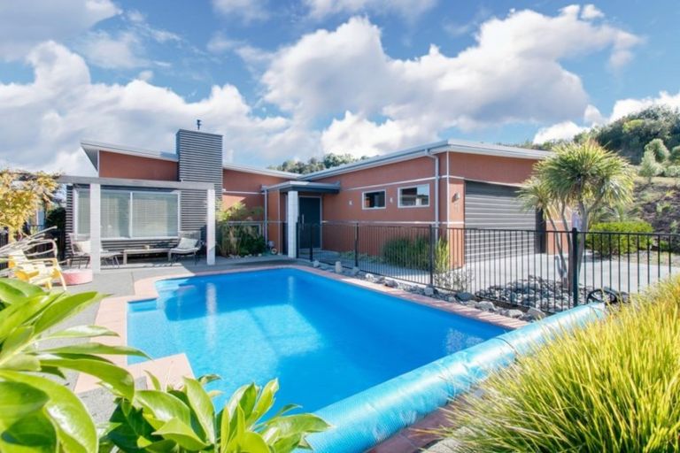 Photo of property in 21 Heipipi Drive, Eskdale, Napier, 4182