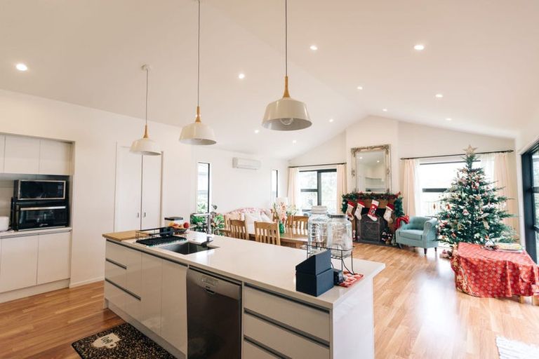 Photo of property in 12 Kentwood Place, Flagstaff, Hamilton, 3210