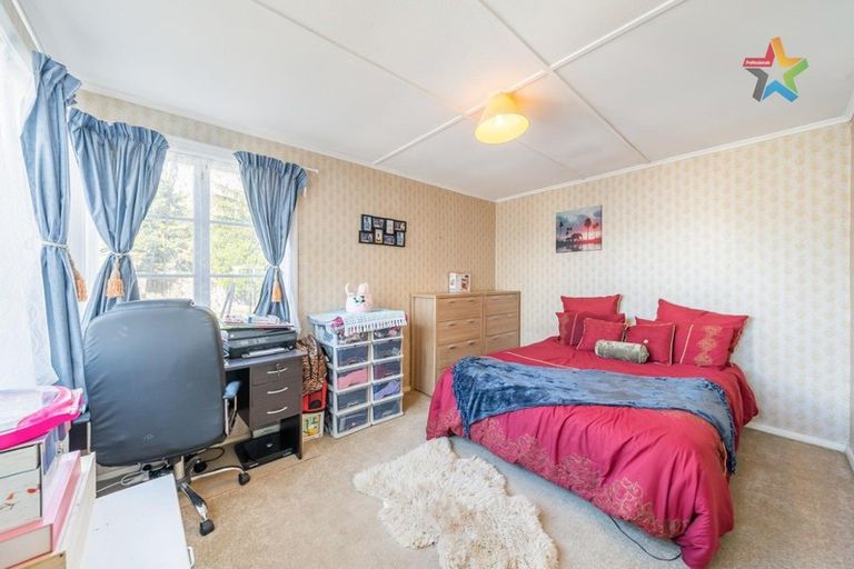 Photo of property in 68 Churton Crescent, Taita, Lower Hutt, 5011