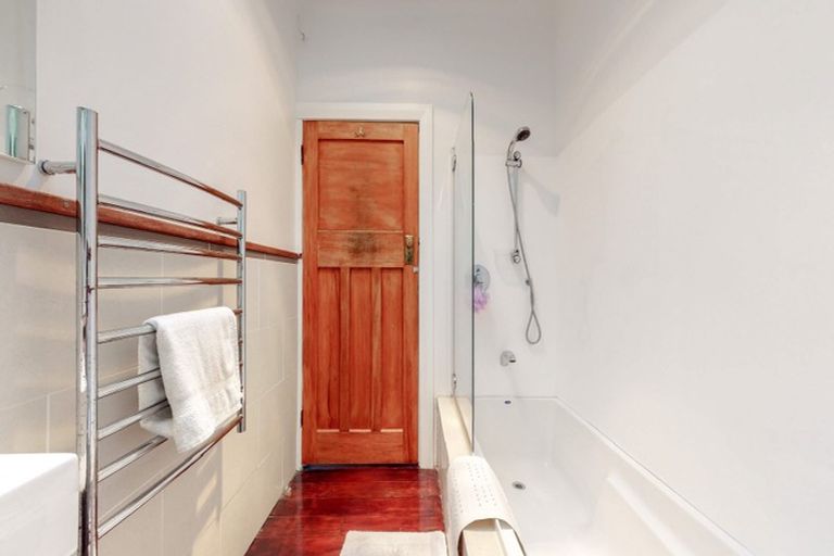 Photo of property in 4 Raroa Crescent, Northland, Wellington, 6012