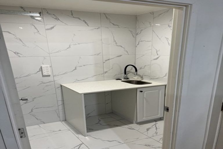 Photo of property in 10 Rukumoana Place, Clendon Park, Auckland, 2103