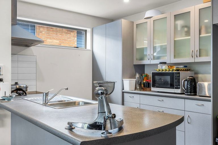 Photo of property in 49 Lyndon Street, Riccarton, Christchurch, 8041