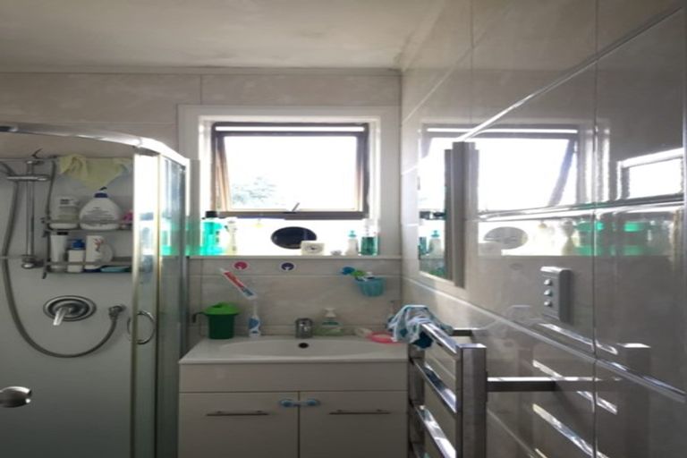 Photo of property in 16 Blease Street, New Lynn, Auckland, 0600