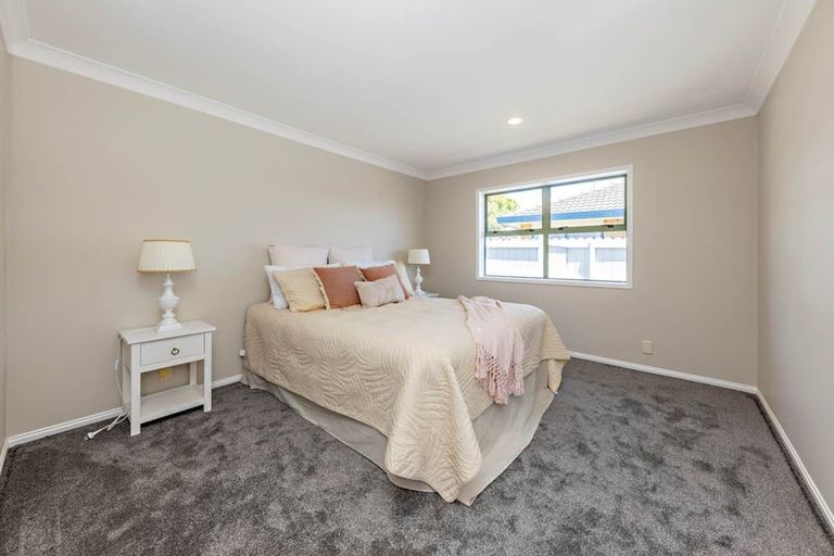 Photo of property in 2 Emyvalie Place, Dannemora, Auckland, 2016