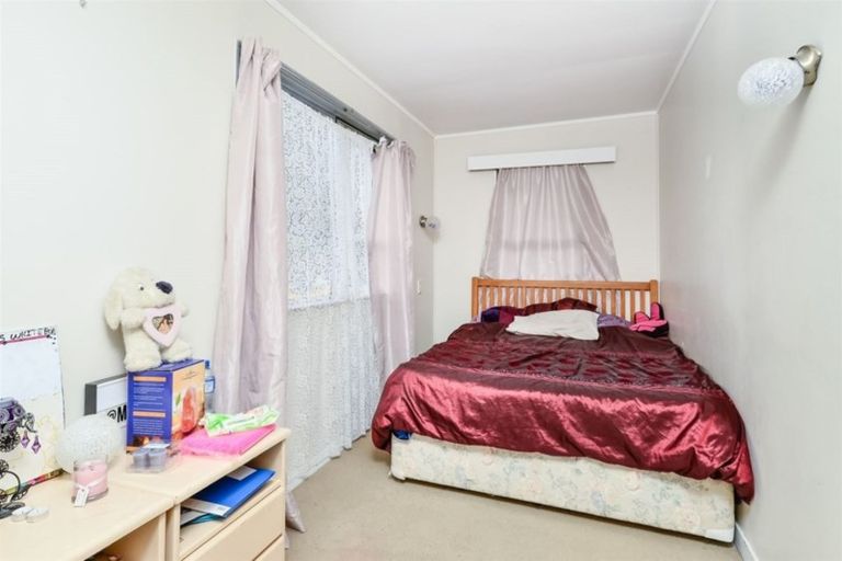 Photo of property in 2a Parakai Avenue, Parakai, 0830