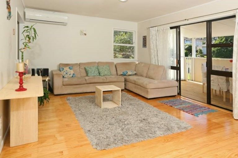 Photo of property in 60 Glendene Avenue, Glendene, Auckland, 0602