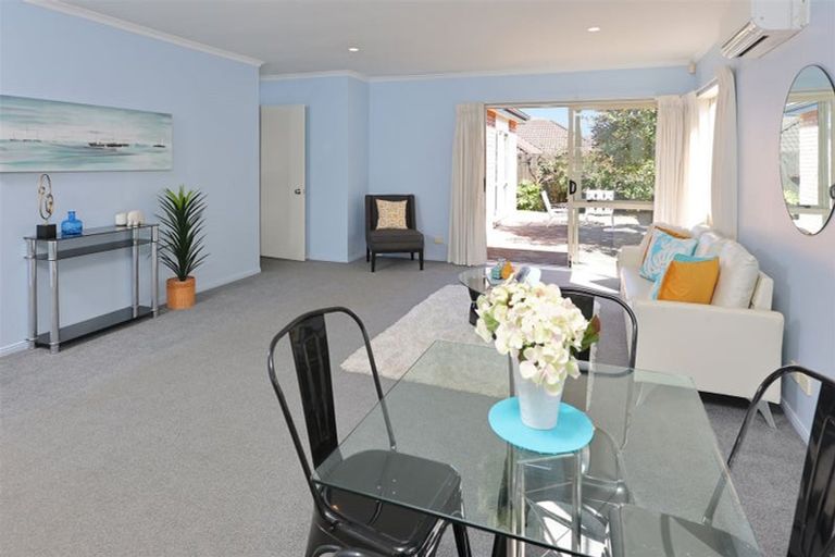 Photo of property in 22 Espalier Drive, Henderson, Auckland, 0612