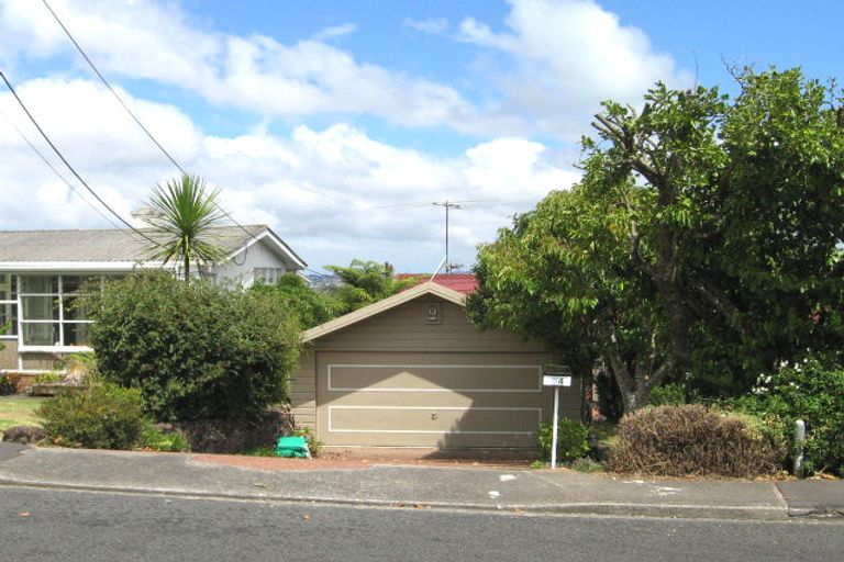 Photo of property in 1/24 Tizard Road, Birkenhead, Auckland, 0626