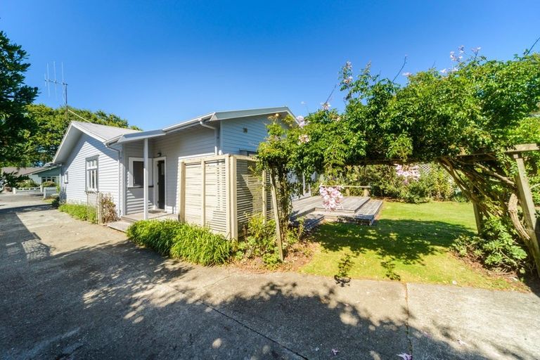 Photo of property in 35 Florence Avenue, Palmerston North, 4414
