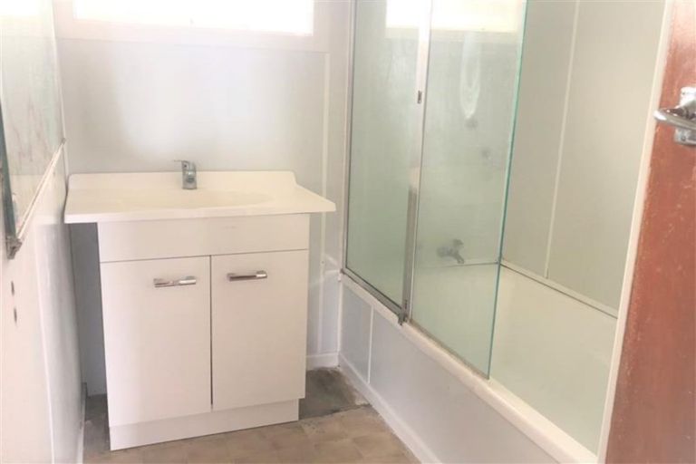 Photo of property in 26 Duggan Avenue, Mangere, Auckland, 2022