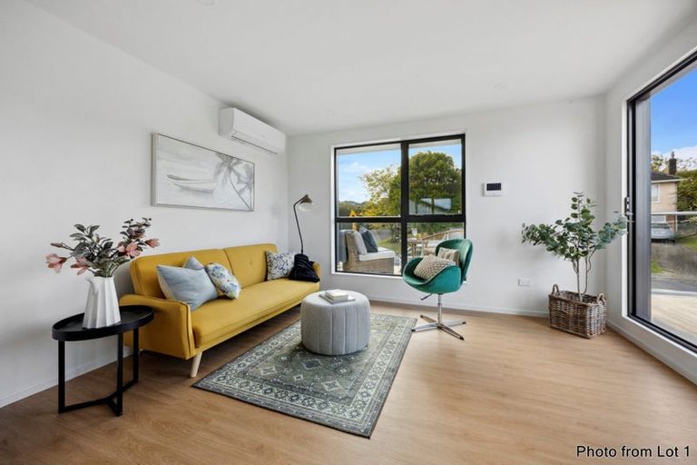 Photo of property in 3/4 Waitaki Street, Henderson, Auckland, 0612