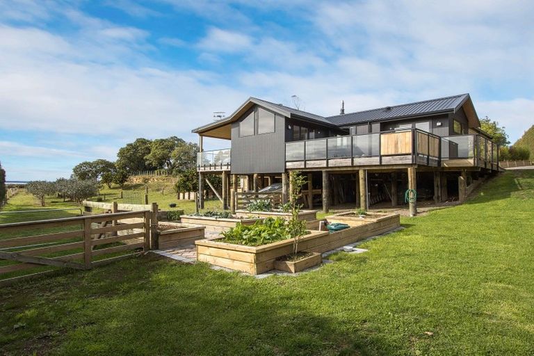 Photo of property in 261b Walker Road East, Aongatete, 3178