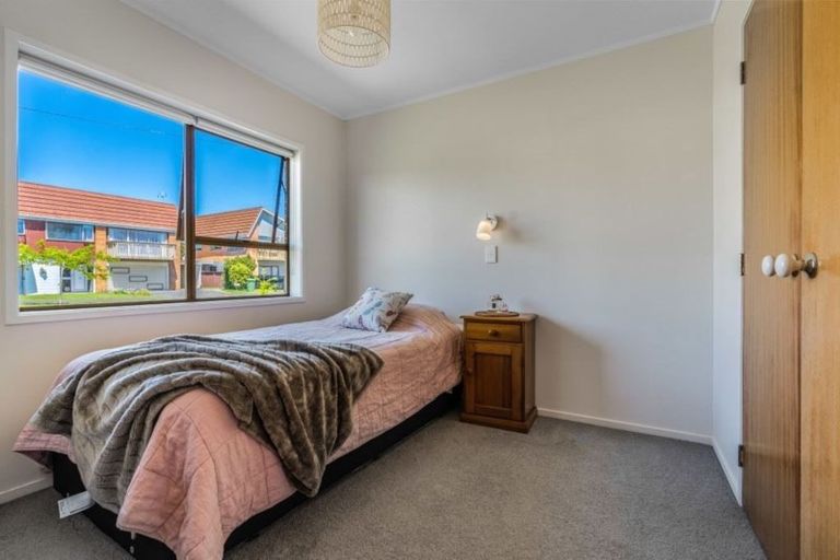 Photo of property in 2/39 Francis Street, Hauraki, Auckland, 0622