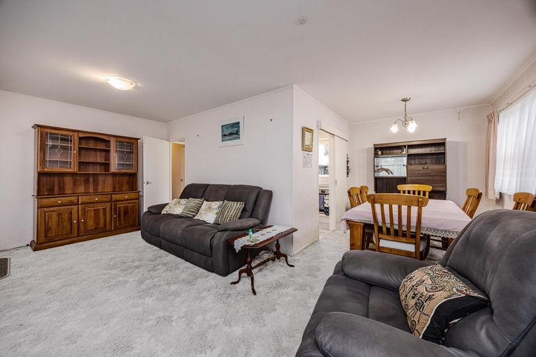 Photo of property in 44 Heybridge Street, Manurewa, Auckland, 2102