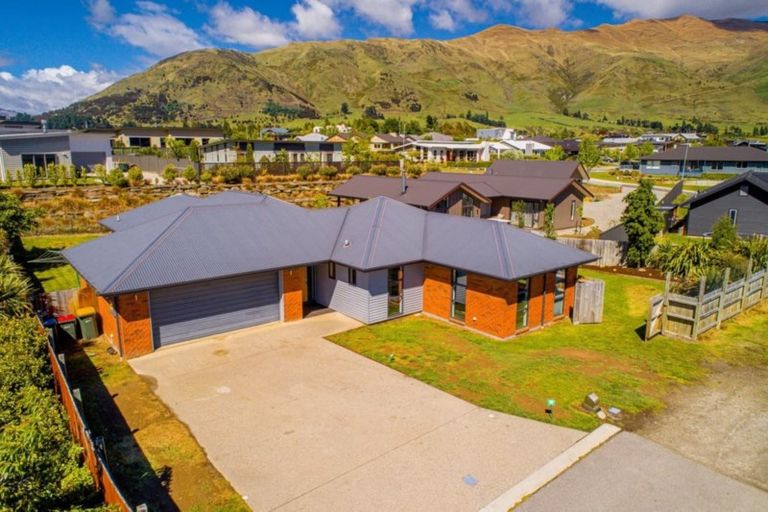 Photo of property in 6 Alpha Close, Wanaka, 9305