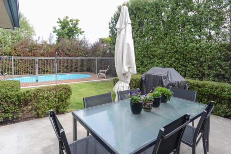 Photo of property in 121 Arataki Road, Havelock North, 4130