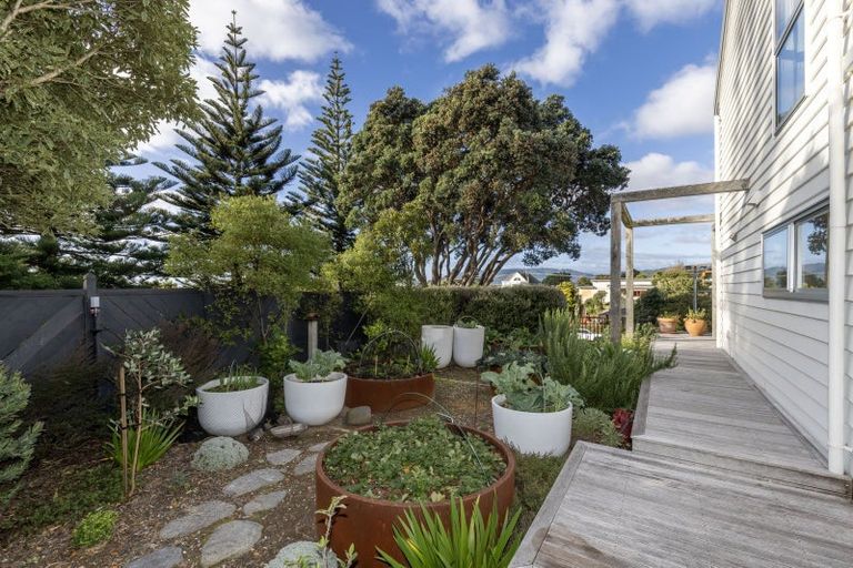 Photo of property in 5 Wharemauku Road, Raumati Beach, Paraparaumu, 5032