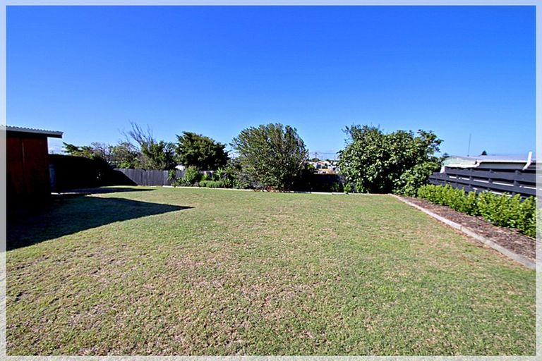 Photo of property in 6 Huia Street, Foxton Beach, Foxton, 4815