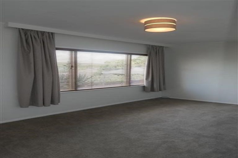 Photo of property in 13 Glen Marine Parade, Glendene, Auckland, 0602
