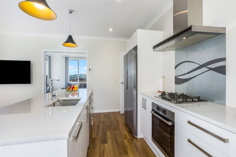 Photo of property in 24 Frances Brown Avenue, Aotea, Porirua, 5024