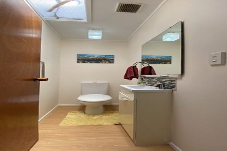 Photo of property in 33 Dianne Louise Drive, Half Moon Bay, Auckland, 2012