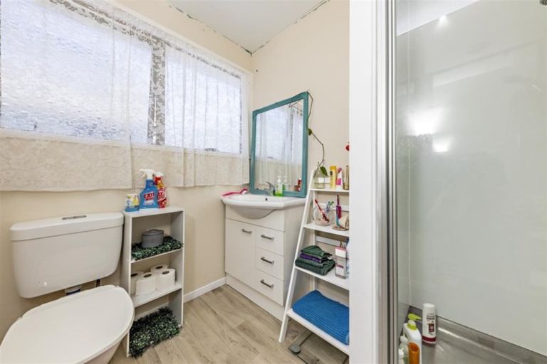 Photo of property in 6 Waterview Road, Favona, Auckland, 2024