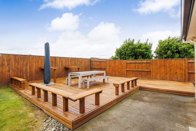 Photo of property in 35 Rosalie Terrace, Kelvin Grove, Palmerston North, 4414