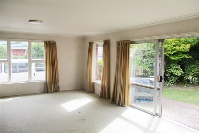 Photo of property in 5 Solway Avenue, Ilam, Christchurch, 8041