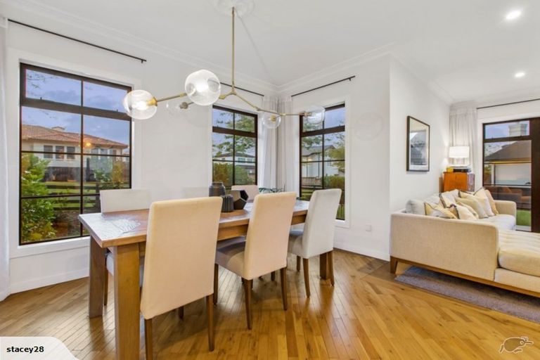 Photo of property in 11 Asola Place, Karaka, Papakura, 2113