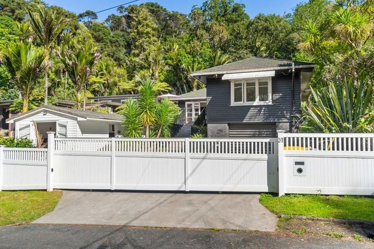Photo of property in 31 Valley Road, Titirangi, Auckland, 0604
