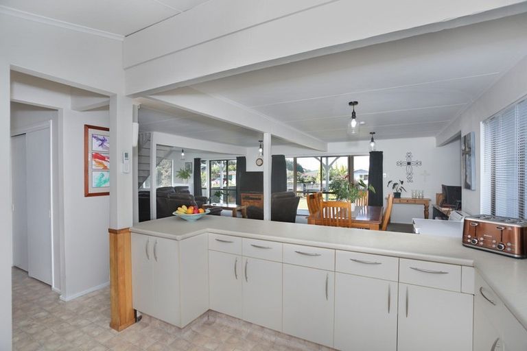 Photo of property in 11 Oaklea Avenue, Marton, 4710