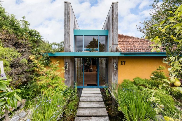 Photo of property in 17 Hillcrest Road, Hillcrest, Hamilton, 3216