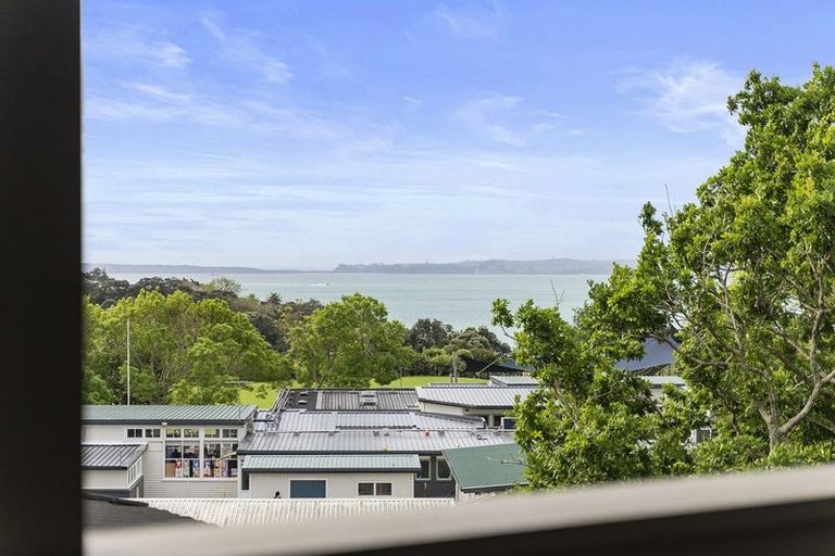 Photo of property in 104 Mellons Bay Road, Mellons Bay, Auckland, 2014