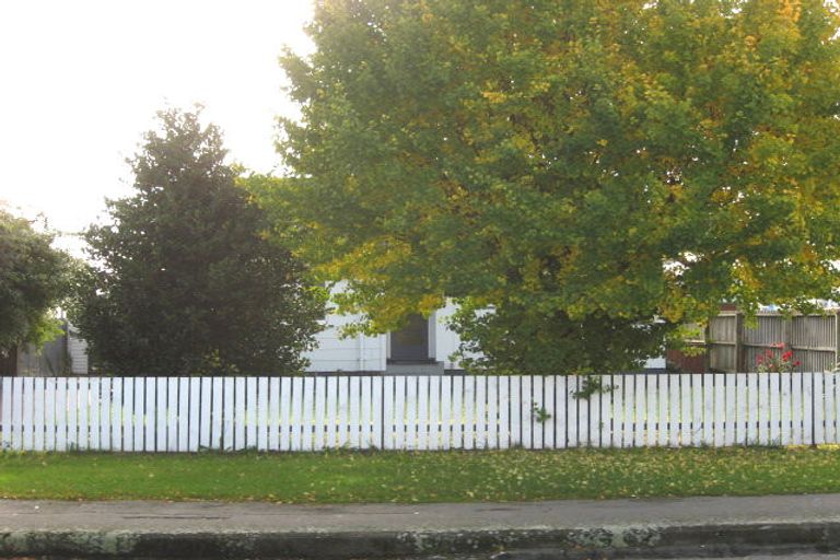 Photo of property in 188 Langdons Road, Northcote, Christchurch, 8052