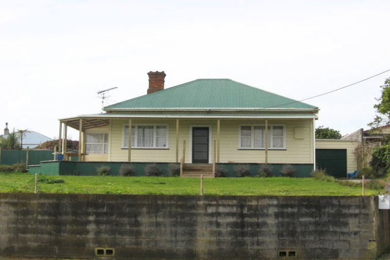 Photo of property in 6 Mouatt Street, Waitara, 4320