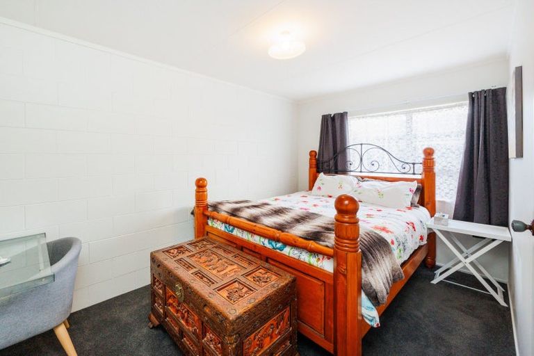 Photo of property in 9 Denver Place, Milson, Palmerston North, 4414