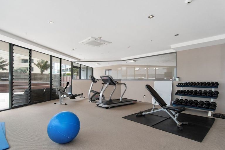 Photo of property in 4/8 Maunganui Road, Mount Maunganui, 3116