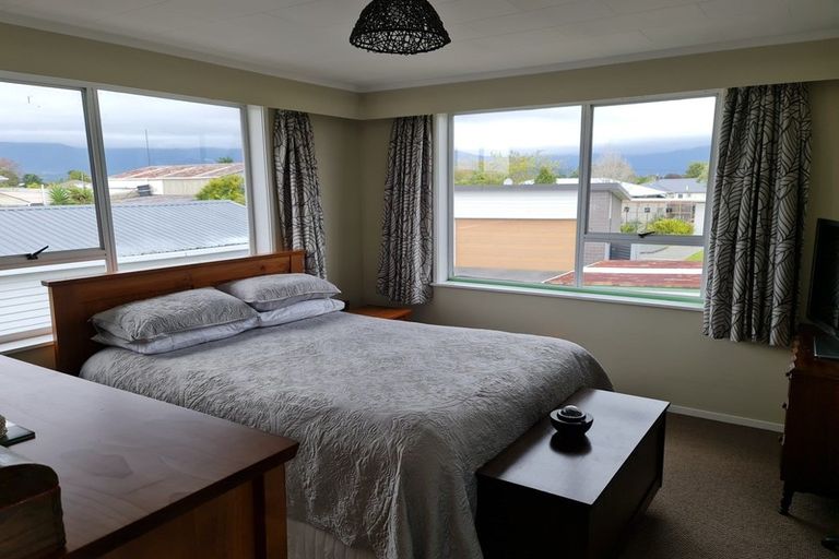 Photo of property in 30 Brougham Street, Westport, 7825