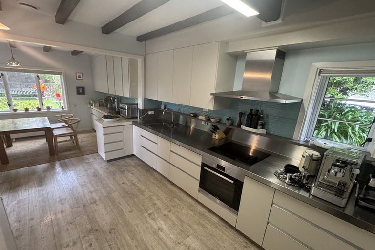 Photo of property in 2 Homewood Crescent, Karori, Wellington, 6012