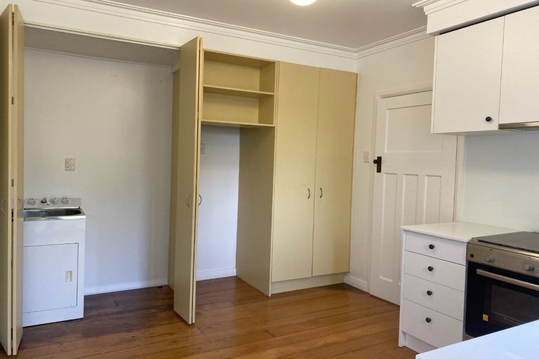 Photo of property in 73 Whites Line East, Waiwhetu, Lower Hutt, 5010