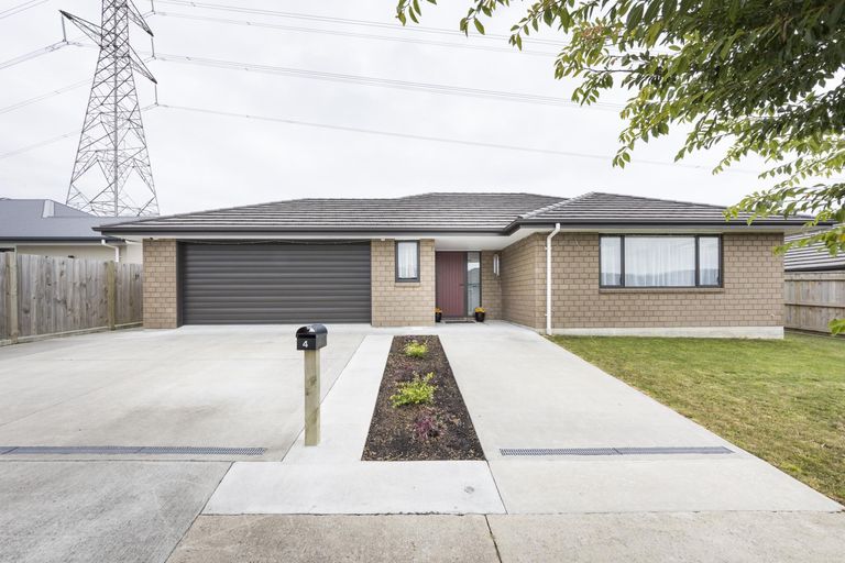 Photo of property in 4 Cyprus Place, Fitzherbert, Palmerston North, 4410