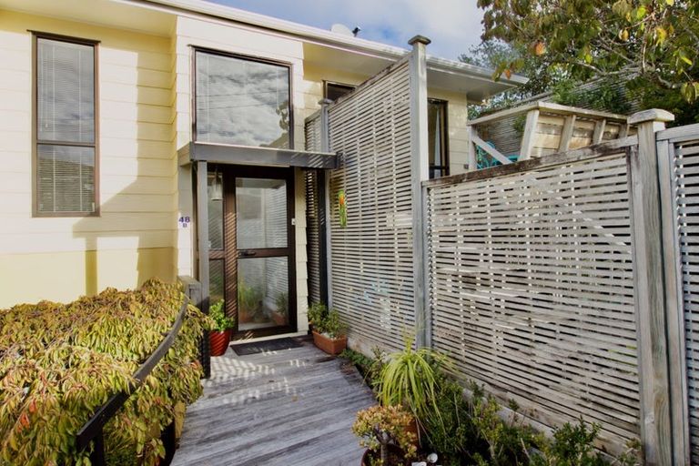 Photo of property in 2/48 Becroft Drive, Forrest Hill, Auckland, 0620