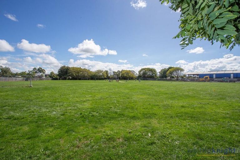 Photo of property in 32 Vagues Road, Northcote, Christchurch, 8052