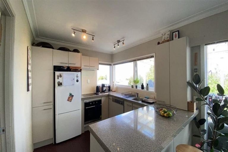 Photo of property in 73a Target Road, Totara Vale, Auckland, 0629