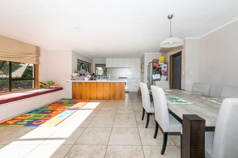 Photo of property in 42 James Cook Street, Havelock North, 4130