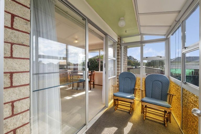 Photo of property in 2/4 Severn Place, Spotswood, New Plymouth, 4310