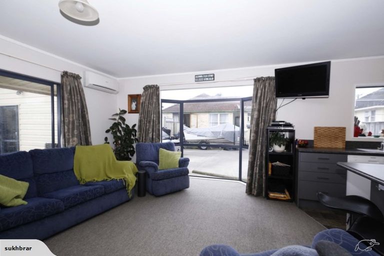 Photo of property in 38a Pine Avenue, Henderson, Auckland, 0612