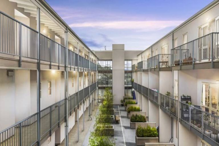 Photo of property in Luxford Villas, 304/72 Herald Street, Berhampore, Wellington, 6023