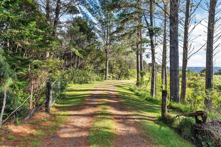 Photo of property in 1106 Russell Road, Whakapara, Hikurangi, 0184