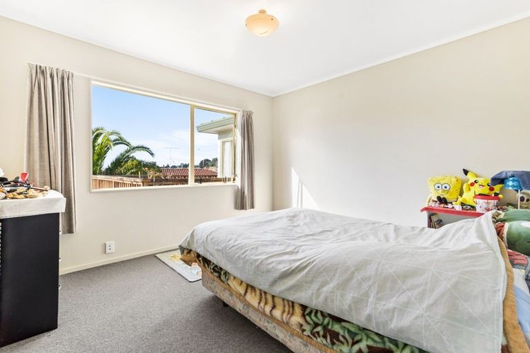 Photo of property in 22 Broadfield Street, Massey, Auckland, 0614